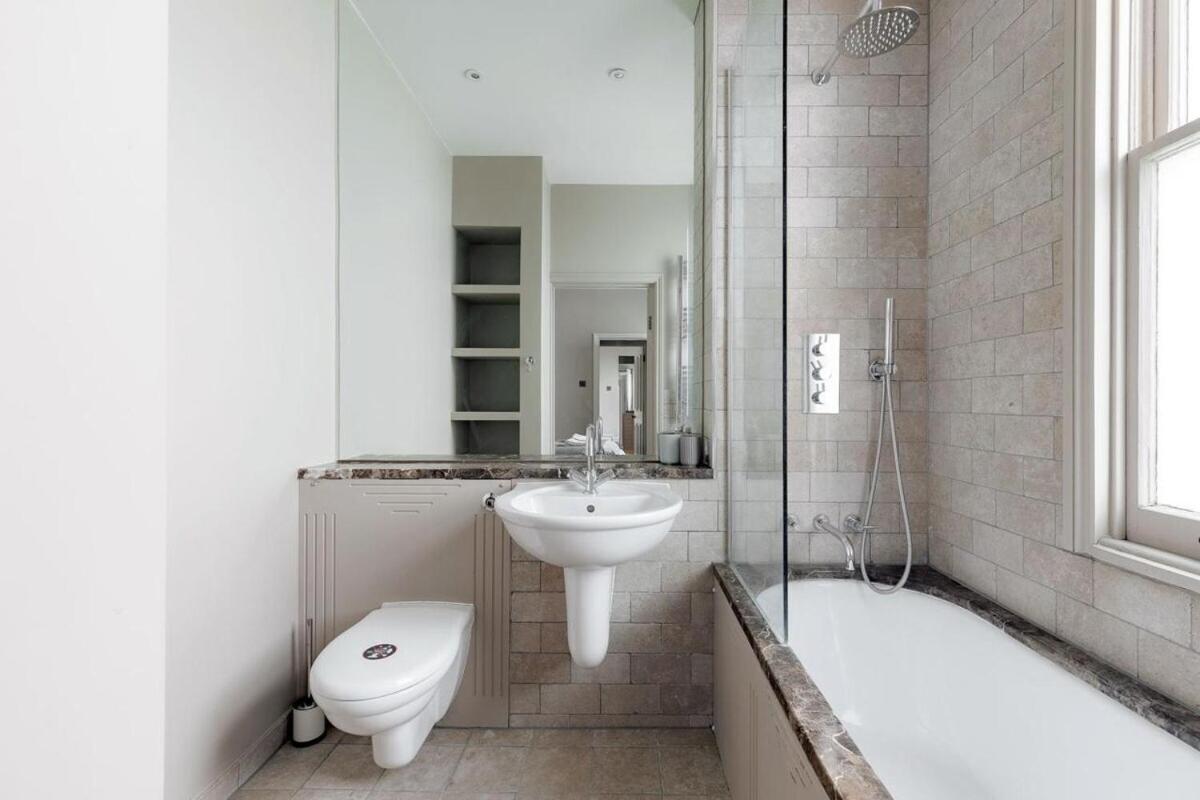 Chic 2bed 2bath By Hyde Park London